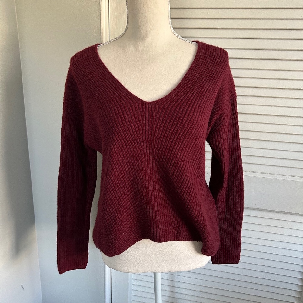 Uniqlo Maroon V Neck Sweater